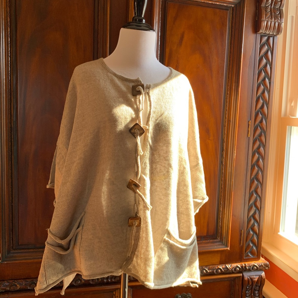 Barbara Speer designer Linen blouse w/ buttons